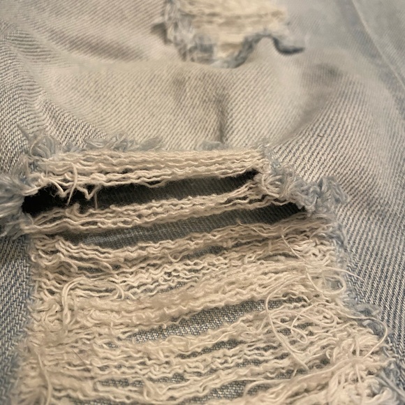 Light washed ripped jeans - Picture 3 of 4